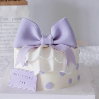 purple ribbon cake