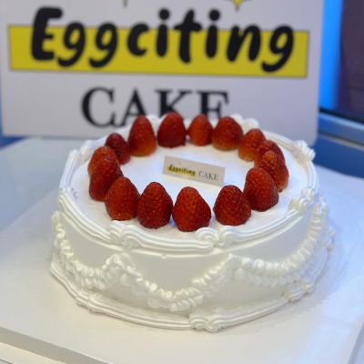 白色复古草莓千层蛋糕