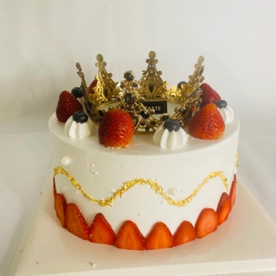 草莓皇冠蛋糕